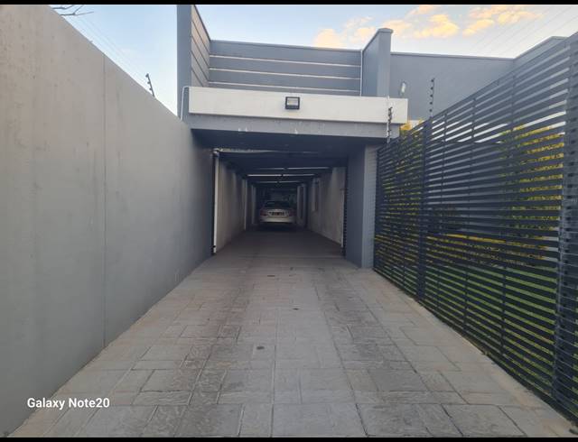4 BEDROOM HOUSE FOR SALE IN ZINNIAVILLE